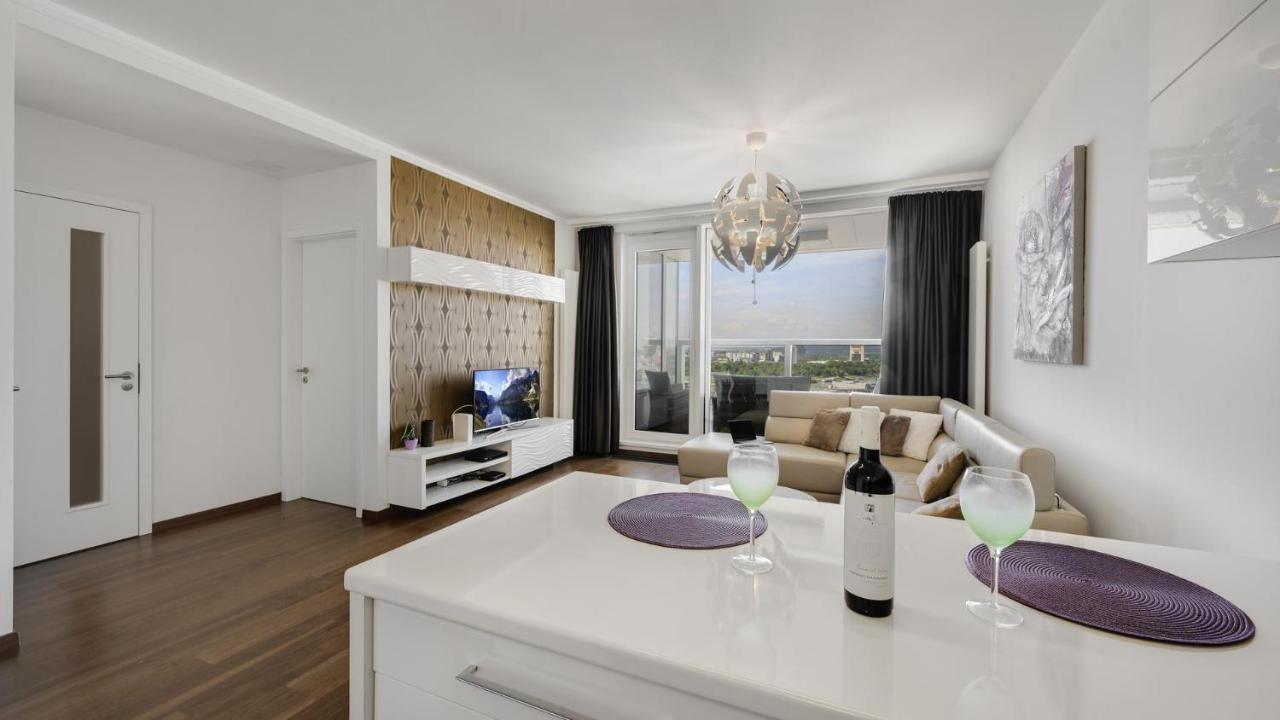 Panorama - Sunset And Castle View, 22Nd Floor, Garage, Ac Apartment Bratislava Bagian luar foto